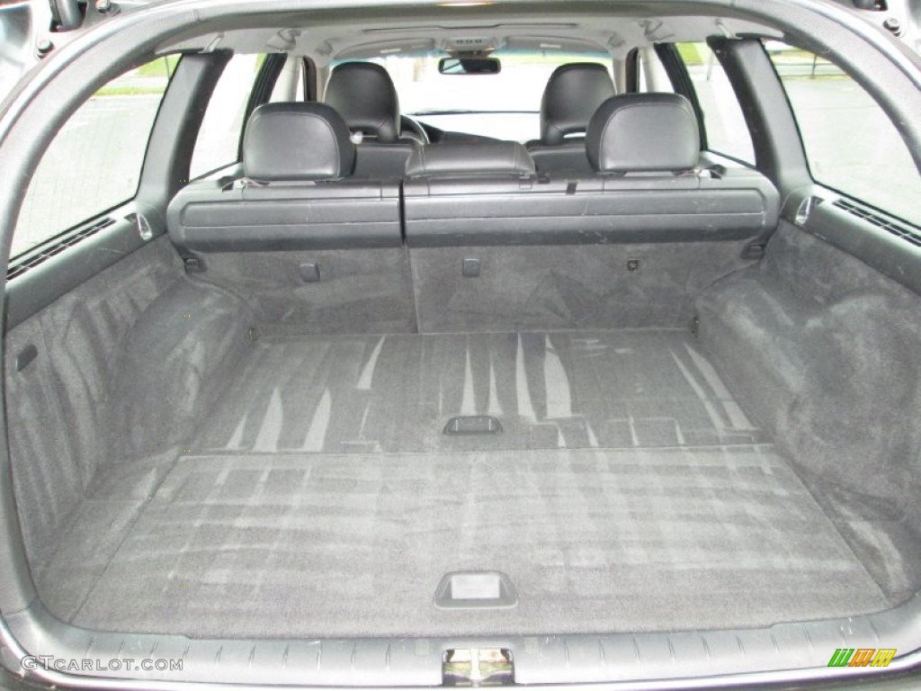 2004 Volvo V70 2.5T Trunk Photo #74242334