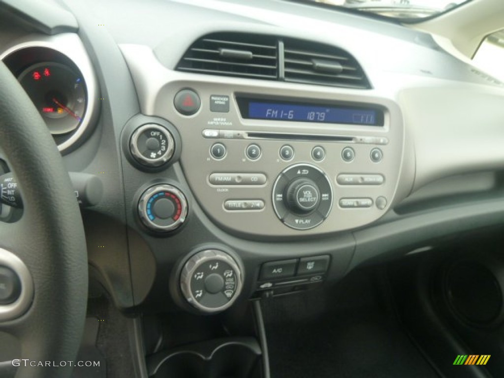 2013 Honda Fit Standard Fit Model Controls Photo #74242391