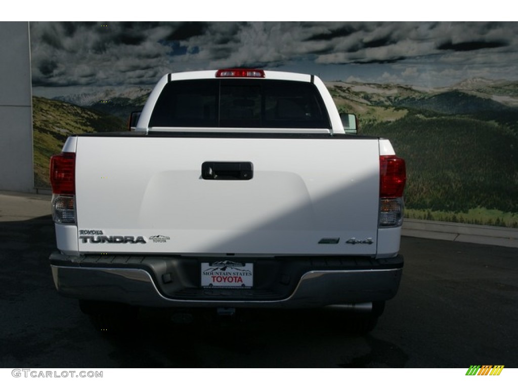 2013 Tundra SR5 Double Cab 4x4 - Super White / Black photo #4
