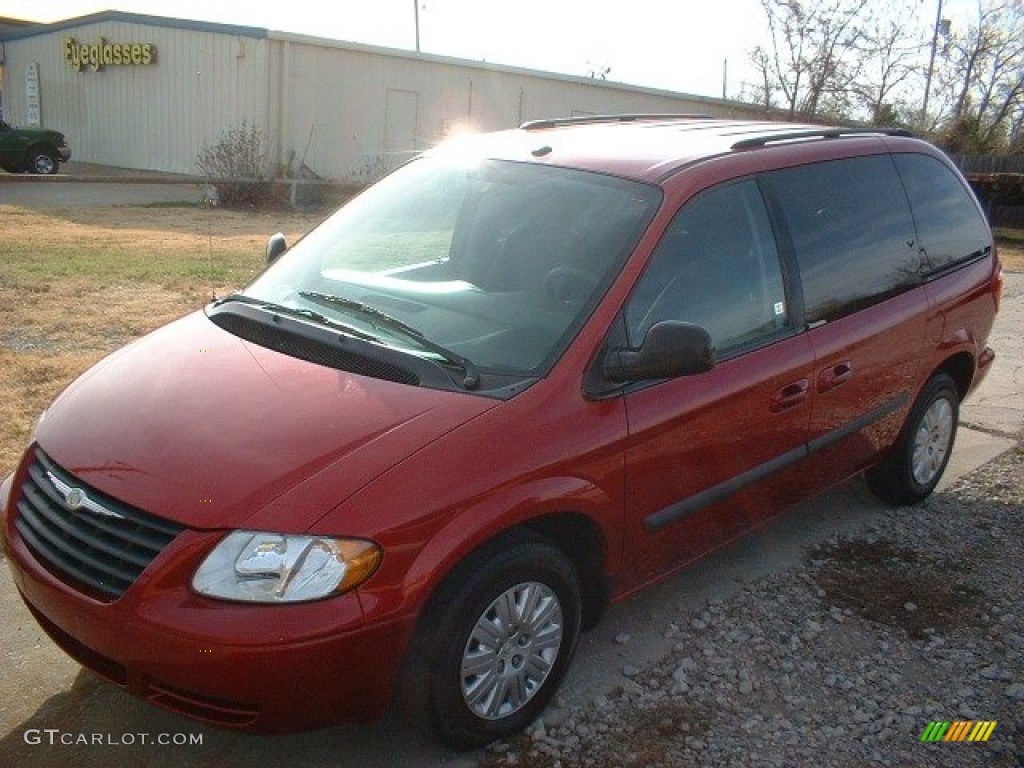 2006 Town & Country  - Inferno Red Pearl / Dark Khaki/Light Graystone photo #1