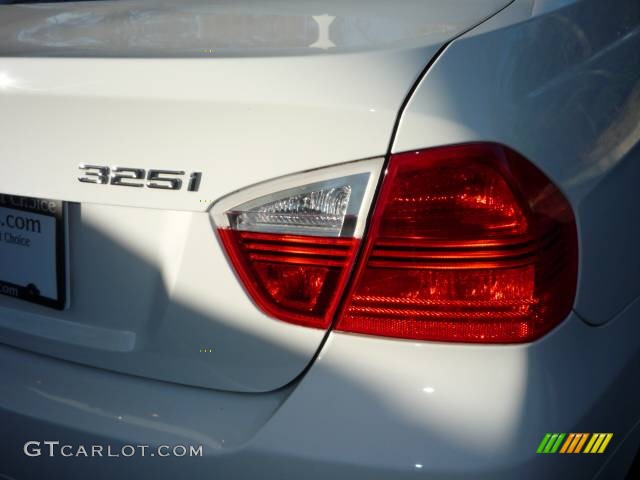2006 3 Series 325i Sedan - Alpine White / Beige photo #11