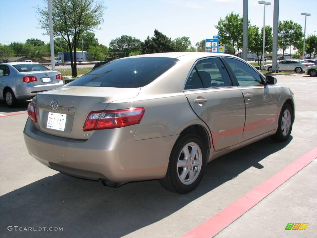 2007 Camry LE - Desert Sand Mica / Bisque photo #5