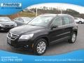 Deep Black Metallic - Tiguan SE Photo No. 3