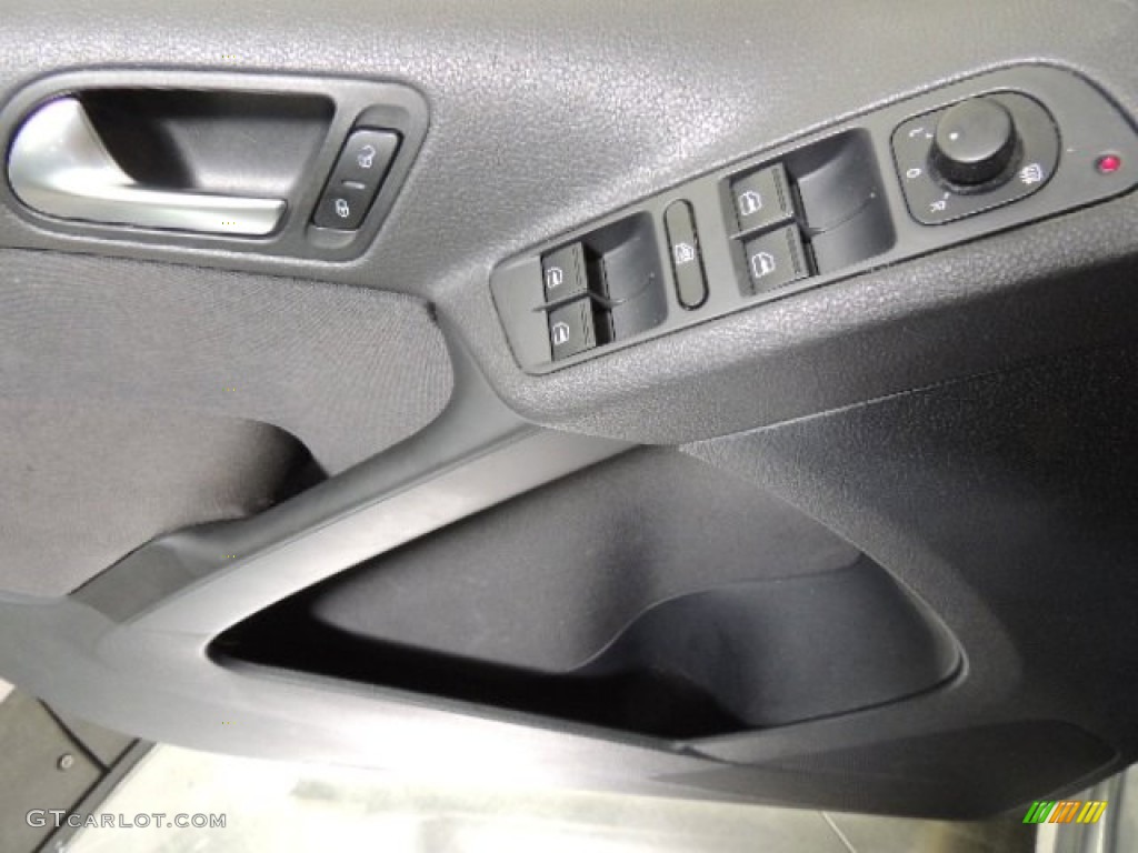 2011 Tiguan S 4Motion - Reflex Silver Metallic / Clay Gray photo #15