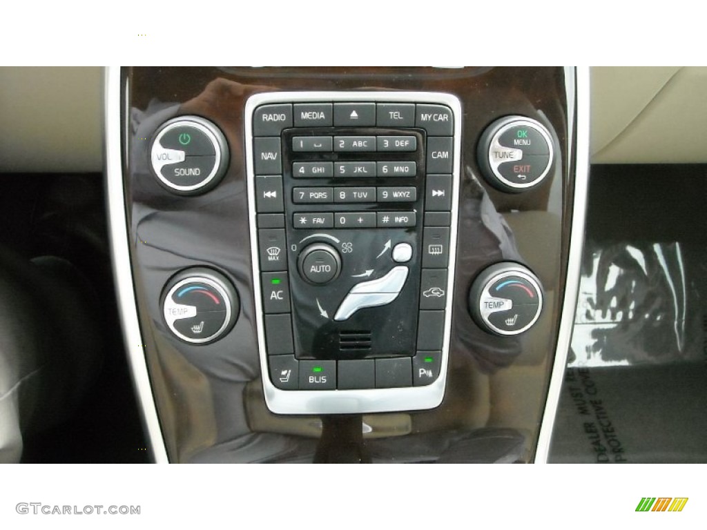 2013 Volvo XC70 3.2 Controls Photo #74272597