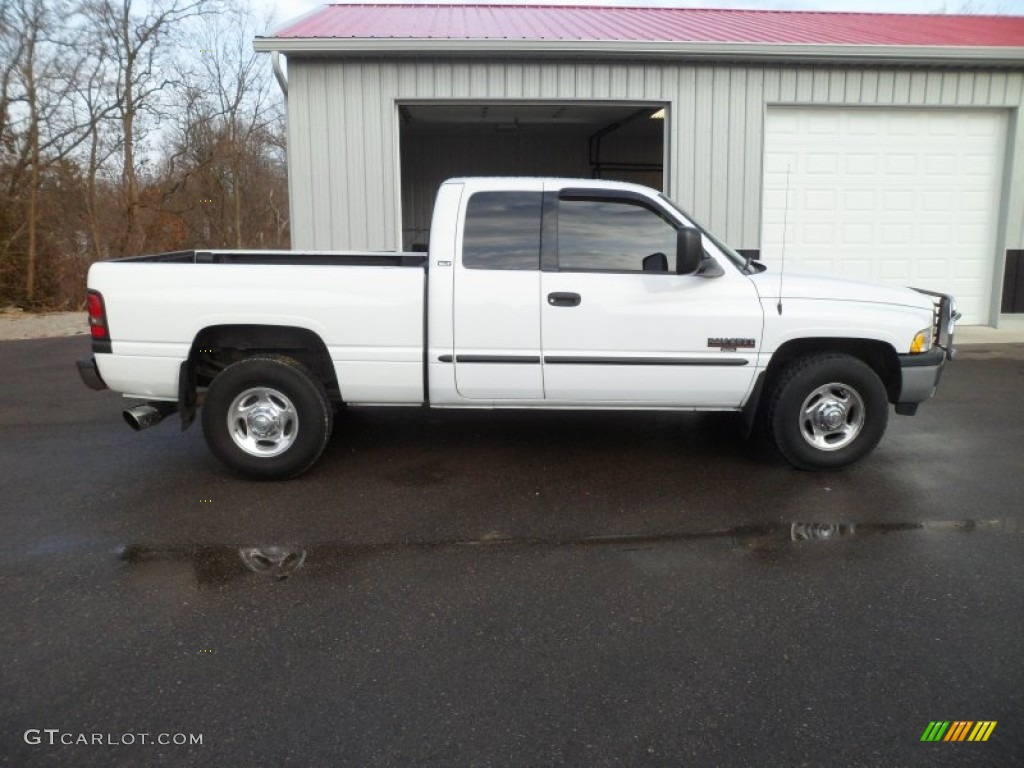 2001 Ram 2500 SLT Quad Cab - Bright White / Mist Gray photo #2