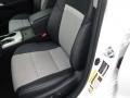 Super White - Camry SE Photo No. 30