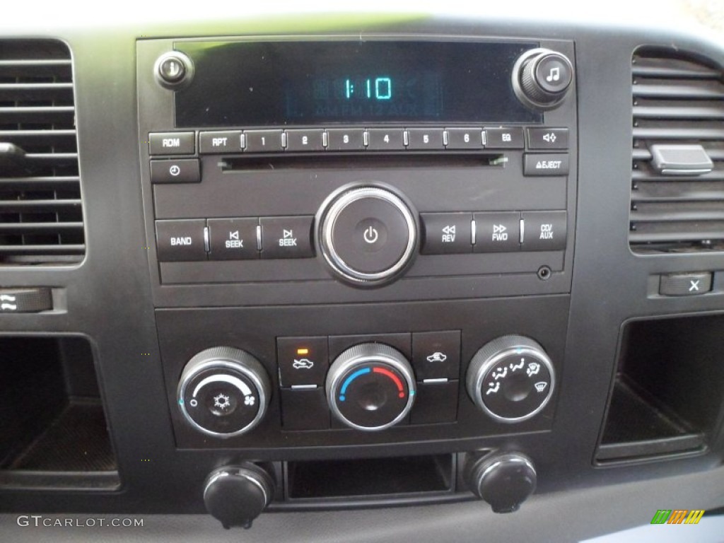 2007 Chevrolet Silverado 1500 Regular Cab Controls Photo #74276278