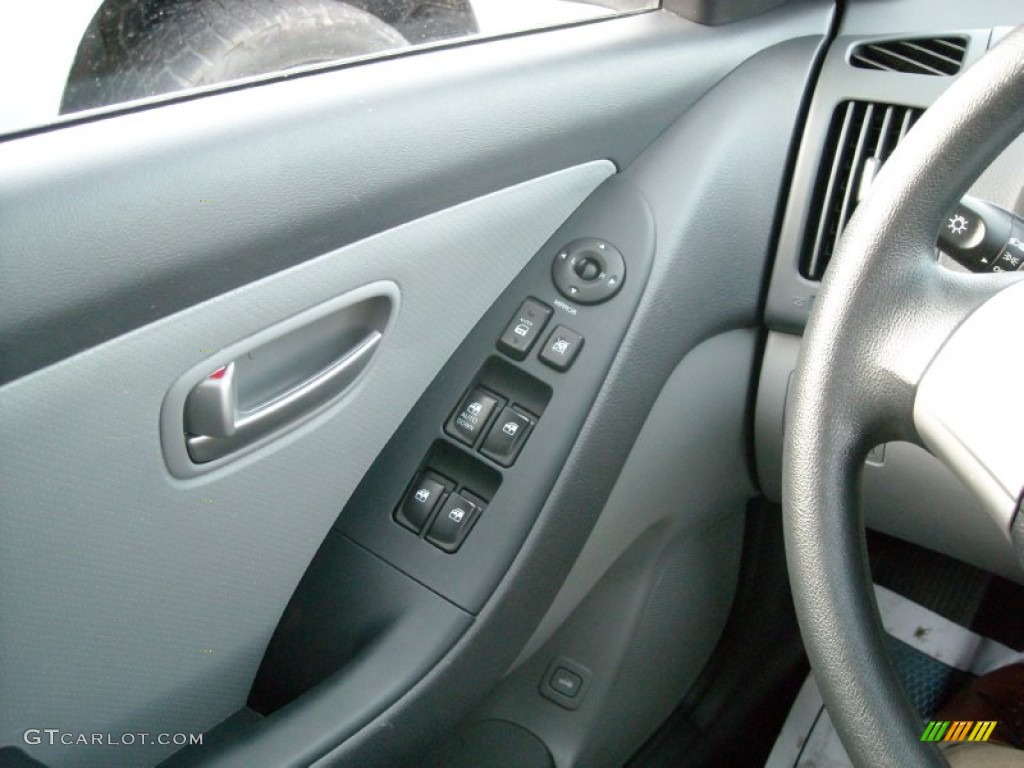 2009 Elantra SE Sedan - Quicksilver / Gray photo #16