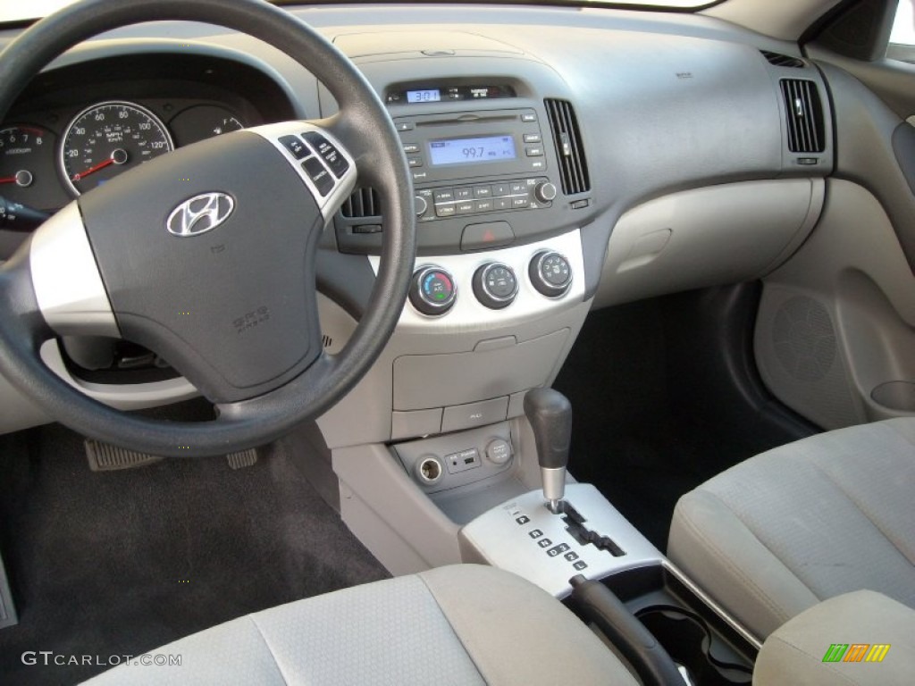 2009 Elantra SE Sedan - Quicksilver / Gray photo #26
