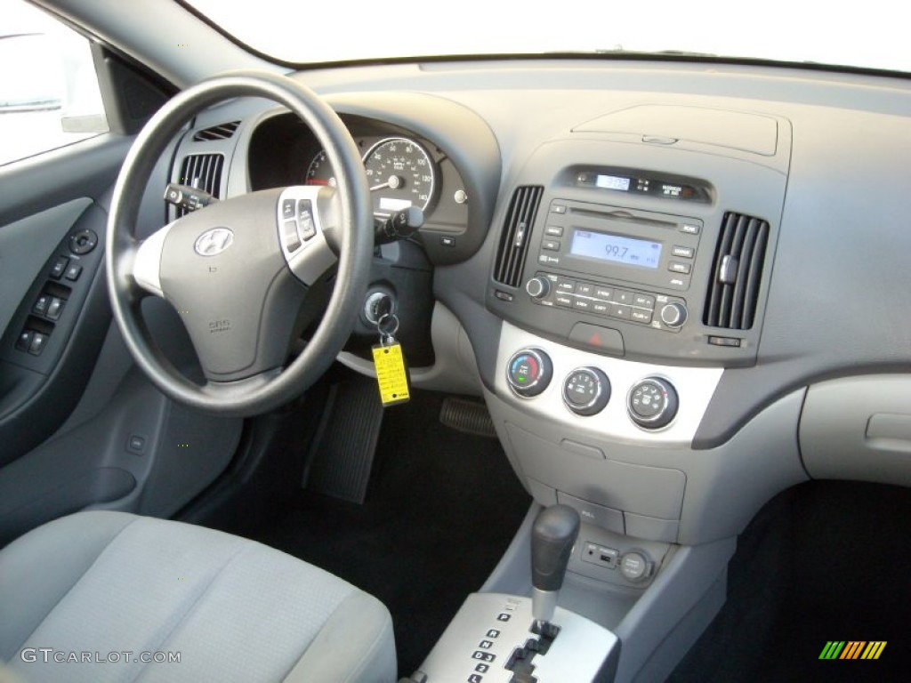 2009 Elantra SE Sedan - Quicksilver / Gray photo #30