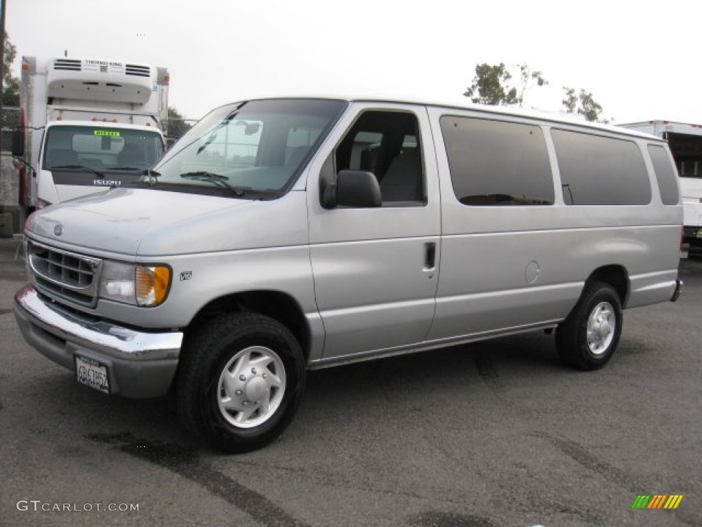 Silver Metallic 1999 Ford E Series Van E350 Super Duty XLT Extended Passenger Exterior Photo #74287766