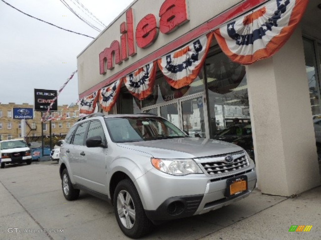 2011 Forester 2.5 X - Spark Silver Metallic / Black photo #1