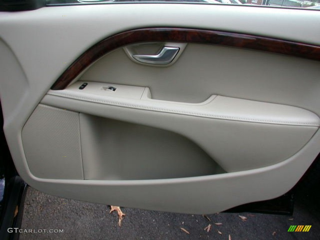 2010 Volvo S80 T6 AWD Sandstone Door Panel Photo #74289925