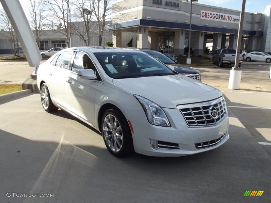 2013 XTS Luxury FWD - White Diamond Tricoat / Caramel/Jet Black photo #2