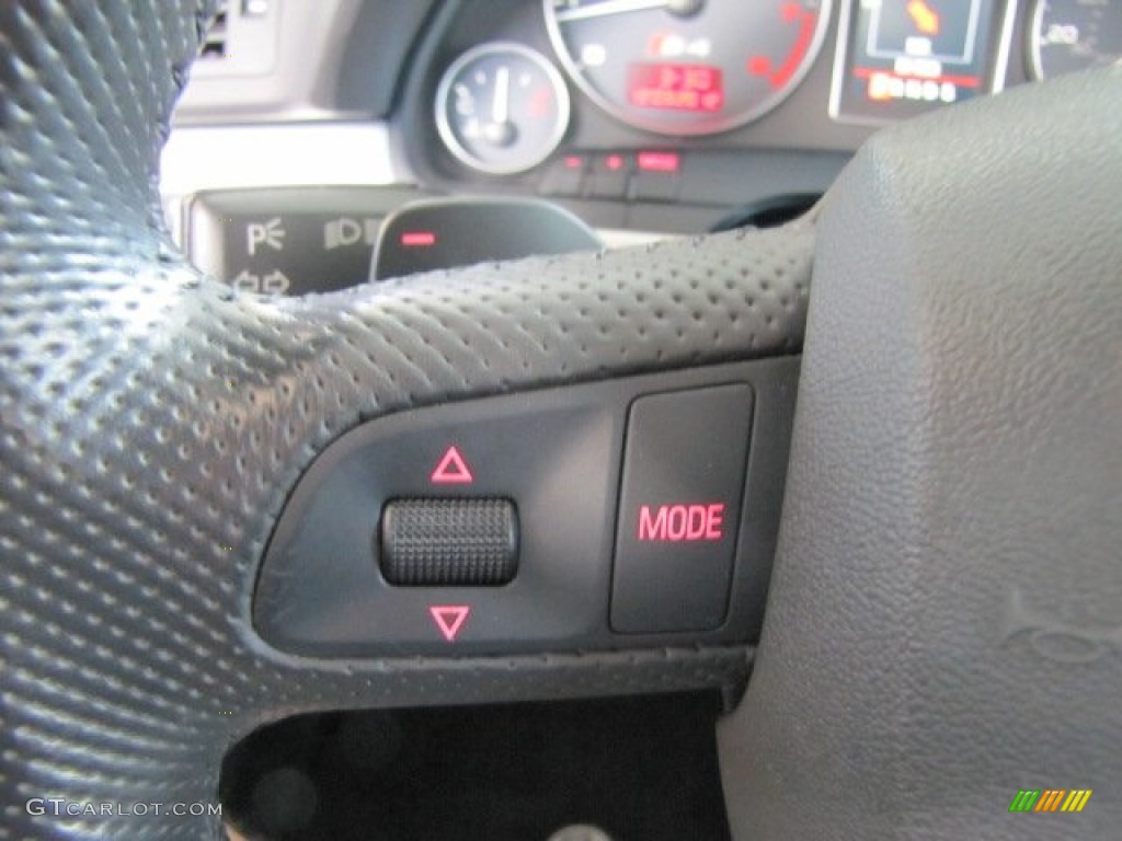 2006 Audi S4 4.2 quattro Sedan Controls Photo #74291452