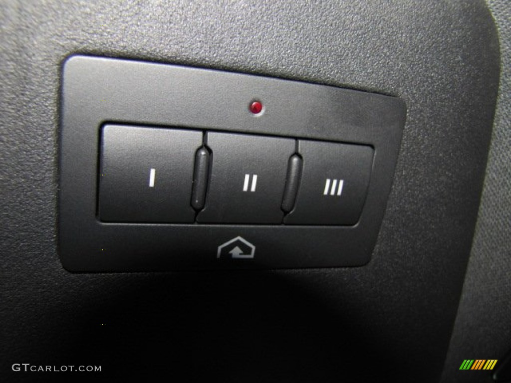 2006 Audi S4 4.2 quattro Sedan Controls Photo #74291789