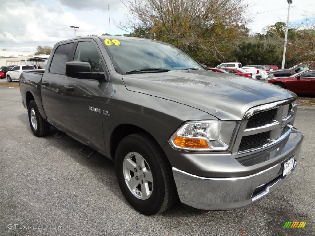 2009 Ram 1500 SLT Crew Cab - Mineral Gray Metallic / Dark Slate/Medium Graystone photo #10