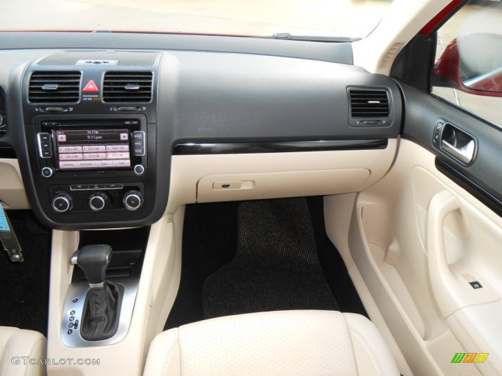 2010 Jetta SE Sedan - Salsa Red / Titan Black photo #21