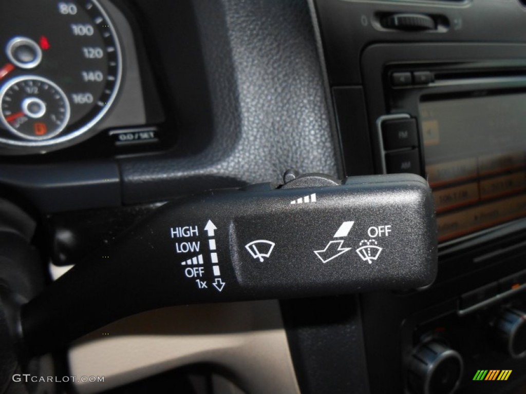 2010 Jetta SE Sedan - Salsa Red / Titan Black photo #30