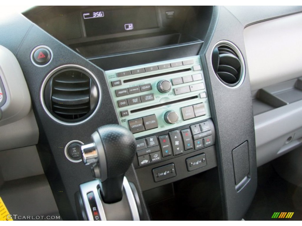 2010 Honda Pilot EX-L 4WD Controls Photo #74295694