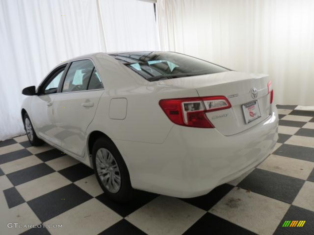 2012 Camry L - Super White / Light Gray photo #17