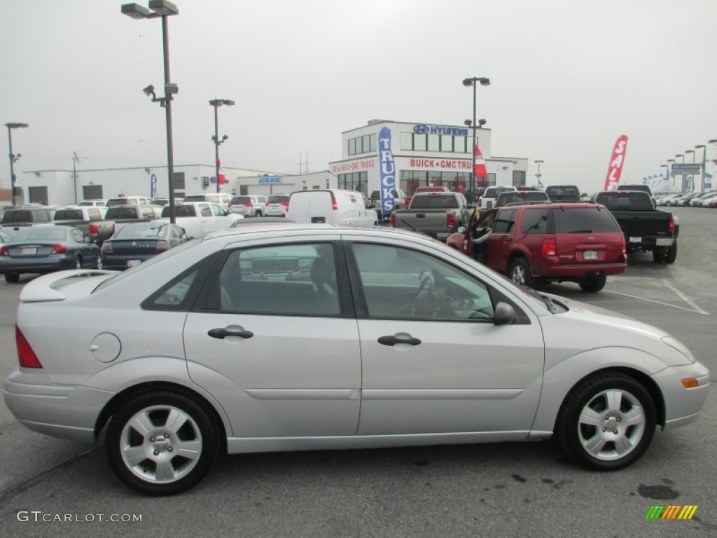 2003 Focus ZTS Sedan - CD Silver Metallic / Medium Graphite photo #7