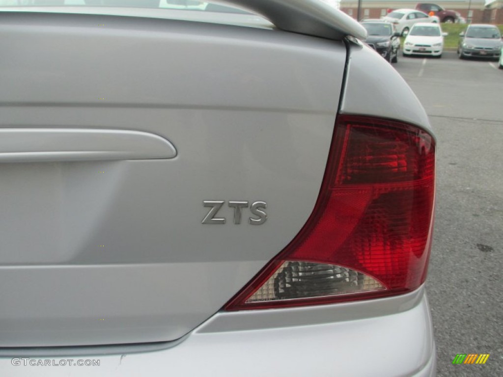 2003 Focus ZTS Sedan - CD Silver Metallic / Medium Graphite photo #9
