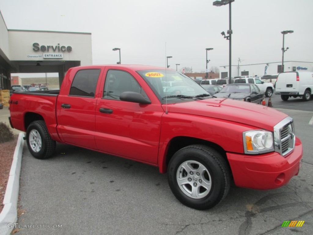 2007 Dakota SLT Quad Cab 4x4 - Flame Red / Medium Slate Gray photo #1