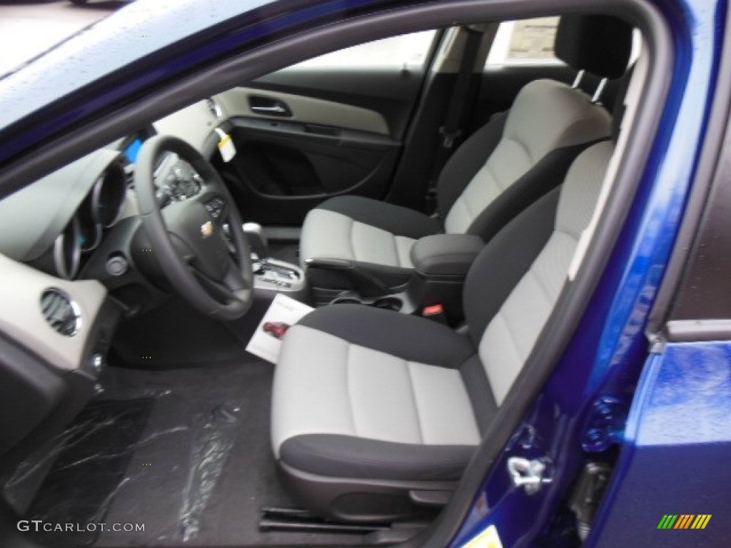 2013 Cruze LS - Blue Topaz Metallic / Jet Black/Medium Titanium photo #11