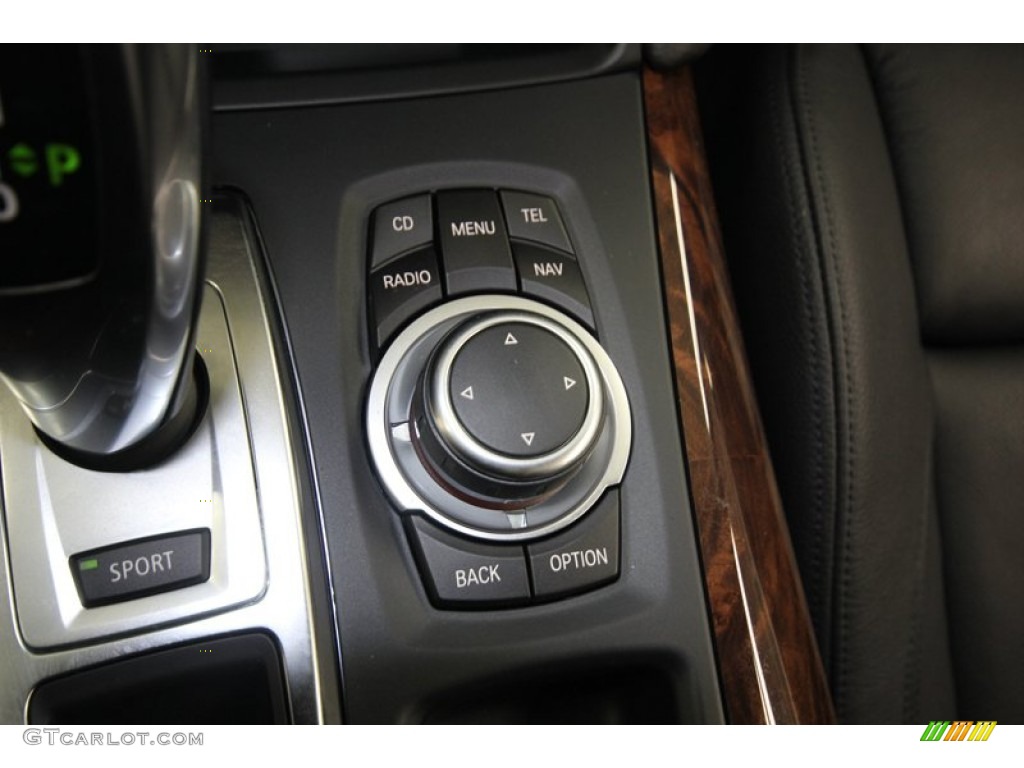 2010 BMW X6 xDrive35i Controls Photo #74306068