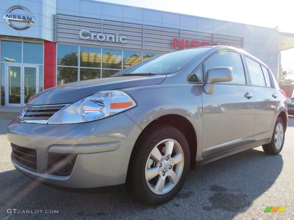 Magnetic Gray Metallic Nissan Versa