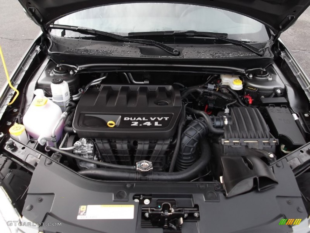 2013 Chrysler 200 Touring Sedan 2.4 Liter DOHC 16-Valve Dual VVT 4 Cylinder Engine Photo #74312393