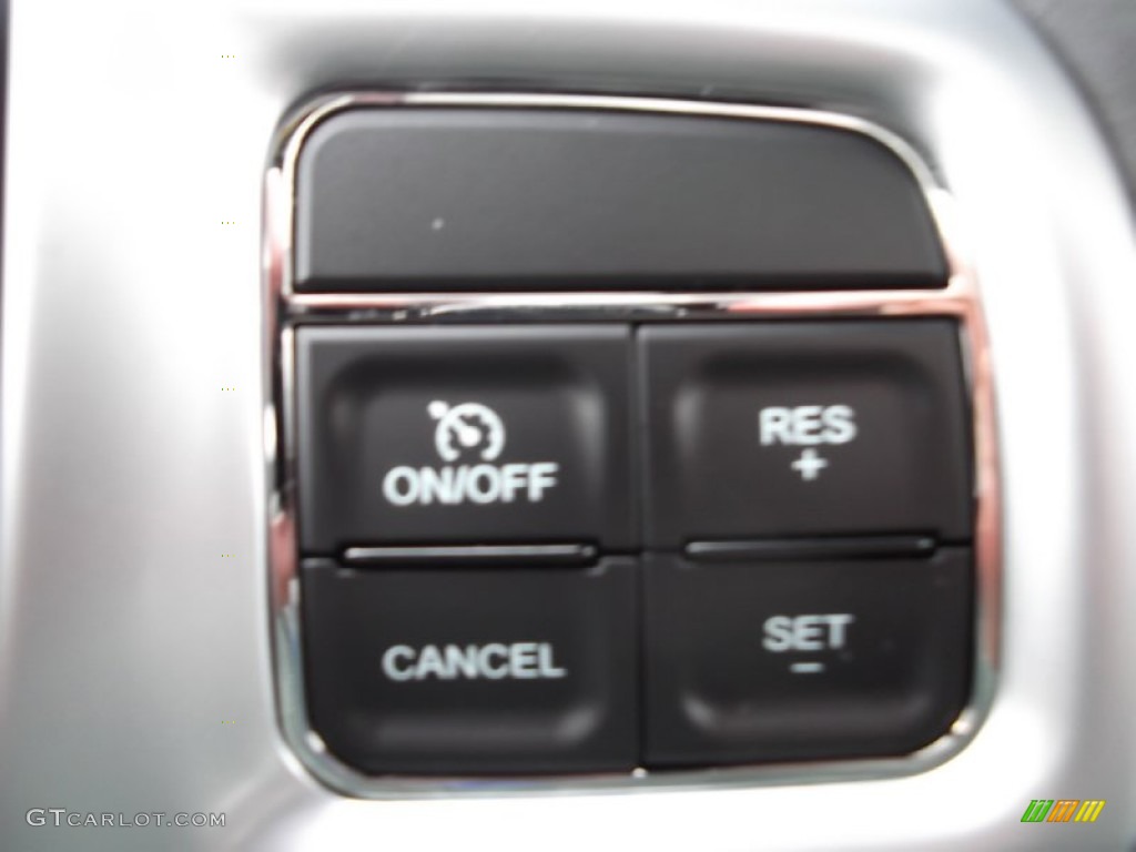 2013 Chrysler 300 AWD Controls Photo #74312744