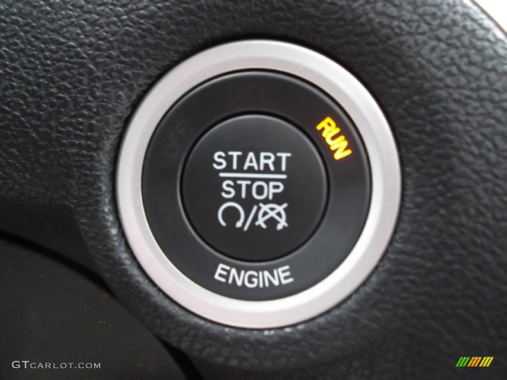 2013 Chrysler 300 AWD Controls Photo #74312765