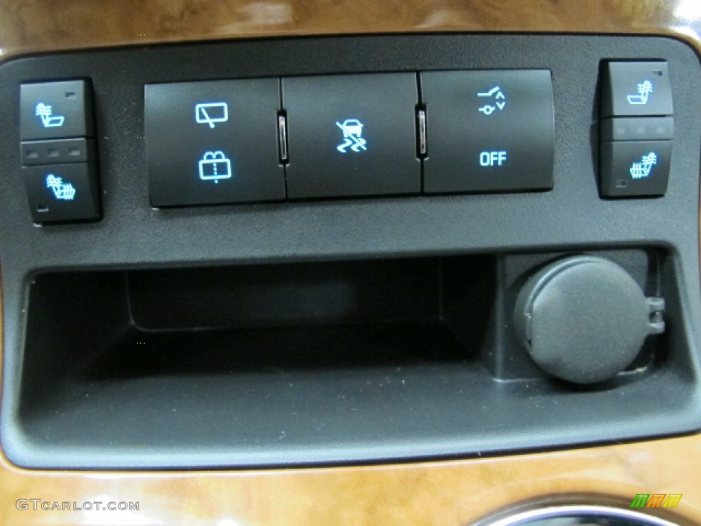 2008 Buick Enclave CXL AWD Controls Photo #74312933