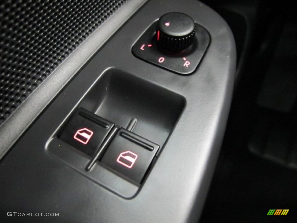 2008 Volkswagen R32 Standard R32 Model Controls Photos