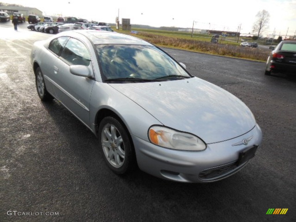 2001 Sebring LXi Coupe - Ice Silver Pearlcoat / Black/Light Gray photo #4