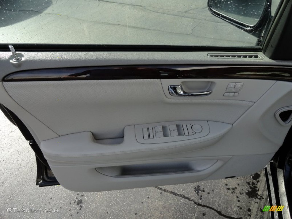 2011 Cadillac DTS Standard DTS Model Titanium/Dark Titanium Accents Door Panel Photo #74316401