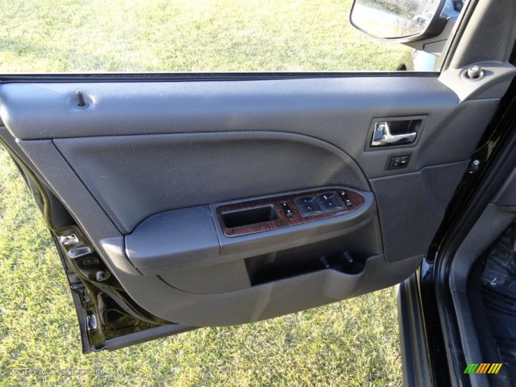 2008 Taurus X Limited AWD - Black / Charcoal Black photo #8