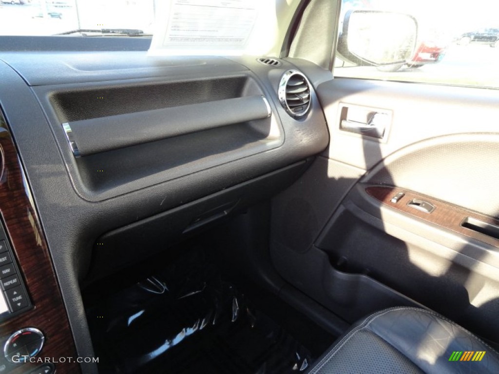 2008 Taurus X Limited AWD - Black / Charcoal Black photo #21