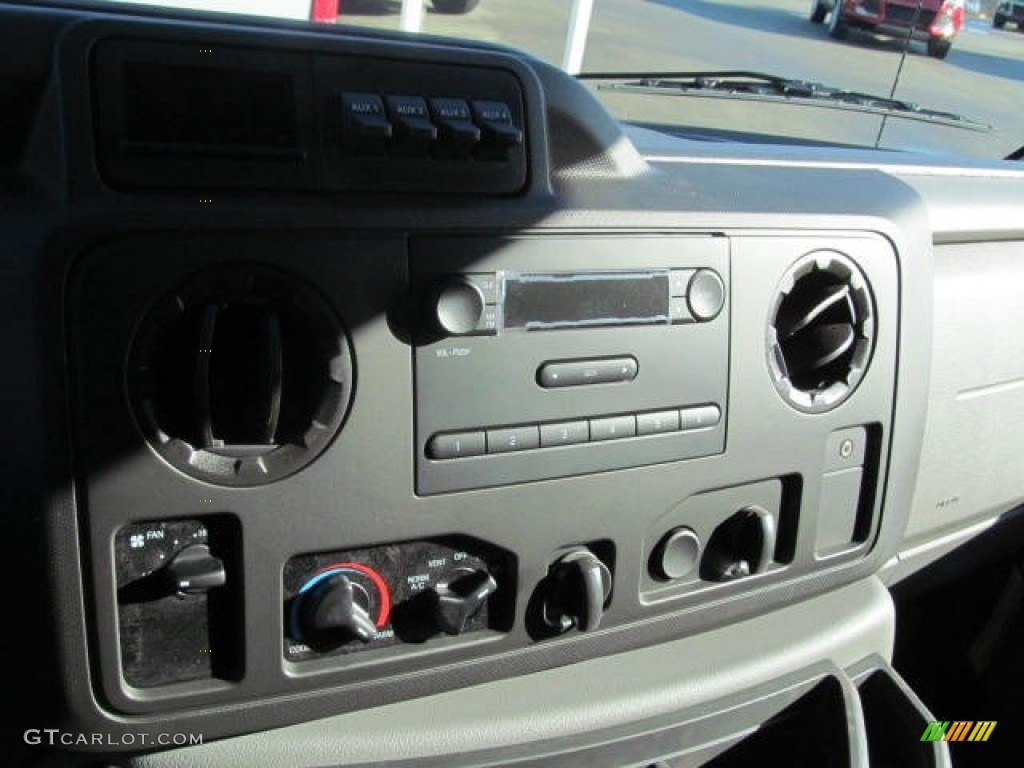 2013 Ford E Series Cutaway E350 Commercial Utility Truck Controls Photo #74318288