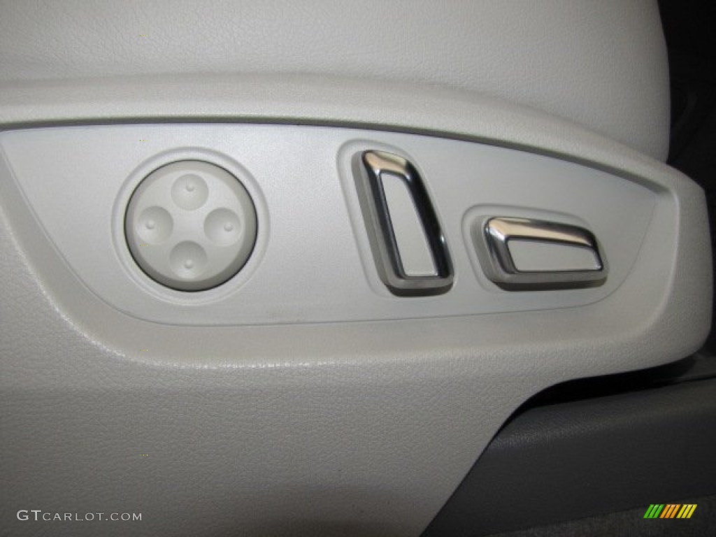 2010 Audi Q7 3.0 TDI quattro Controls Photo #74321943