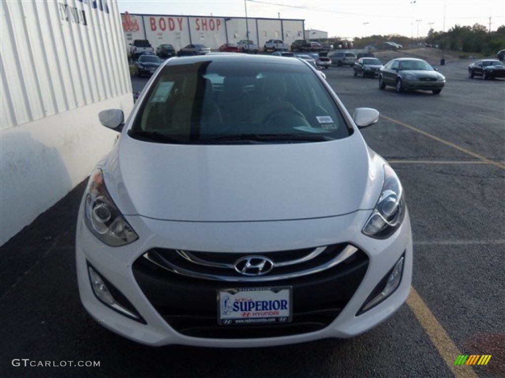 2013 Elantra GT - Monaco White / Beige photo #2