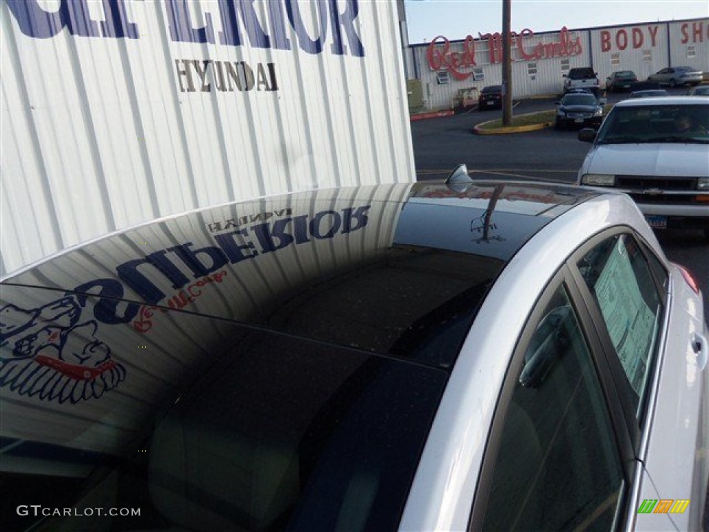 2013 Elantra GT - Monaco White / Beige photo #5
