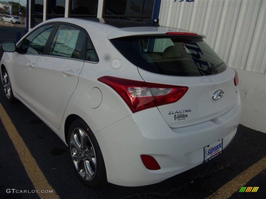 2013 Elantra GT - Monaco White / Beige photo #7
