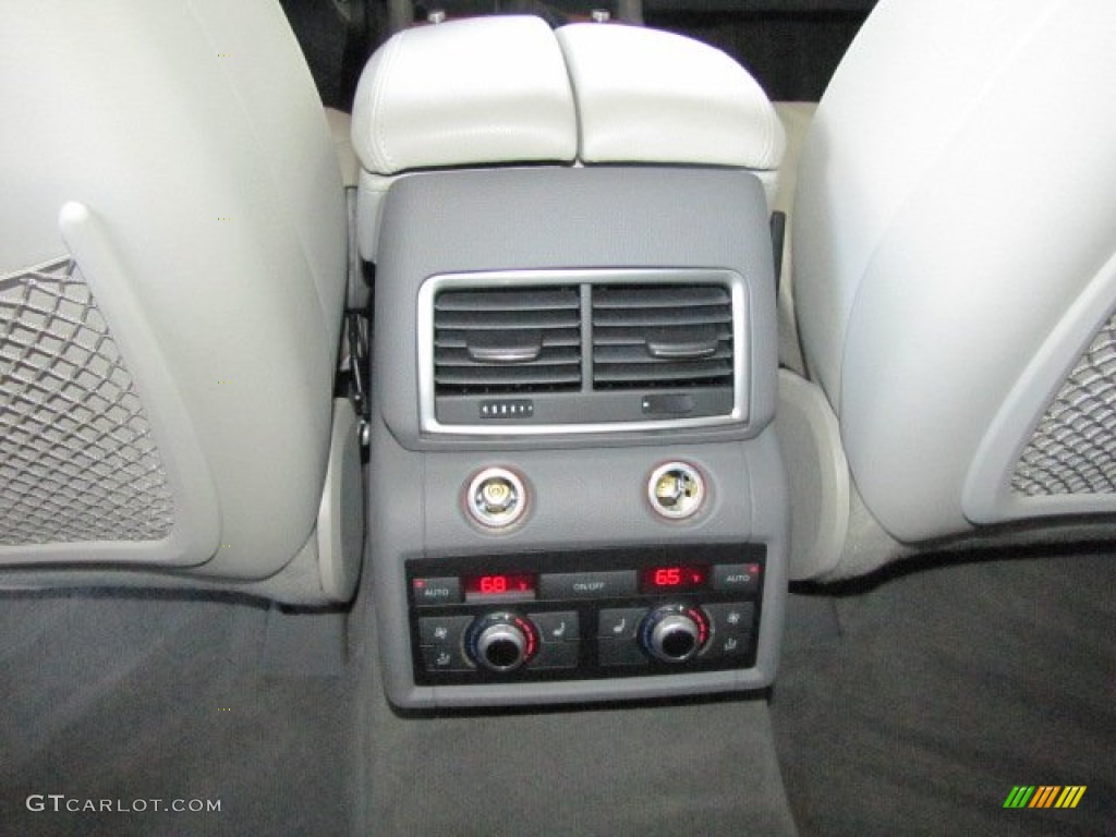 2010 Audi Q7 3.0 TDI quattro Controls Photo #74322230