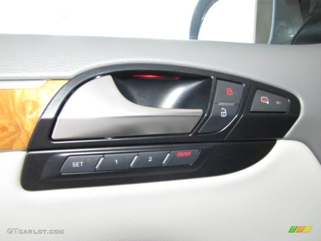 2010 Audi Q7 3.0 TDI quattro Controls Photo #74322278
