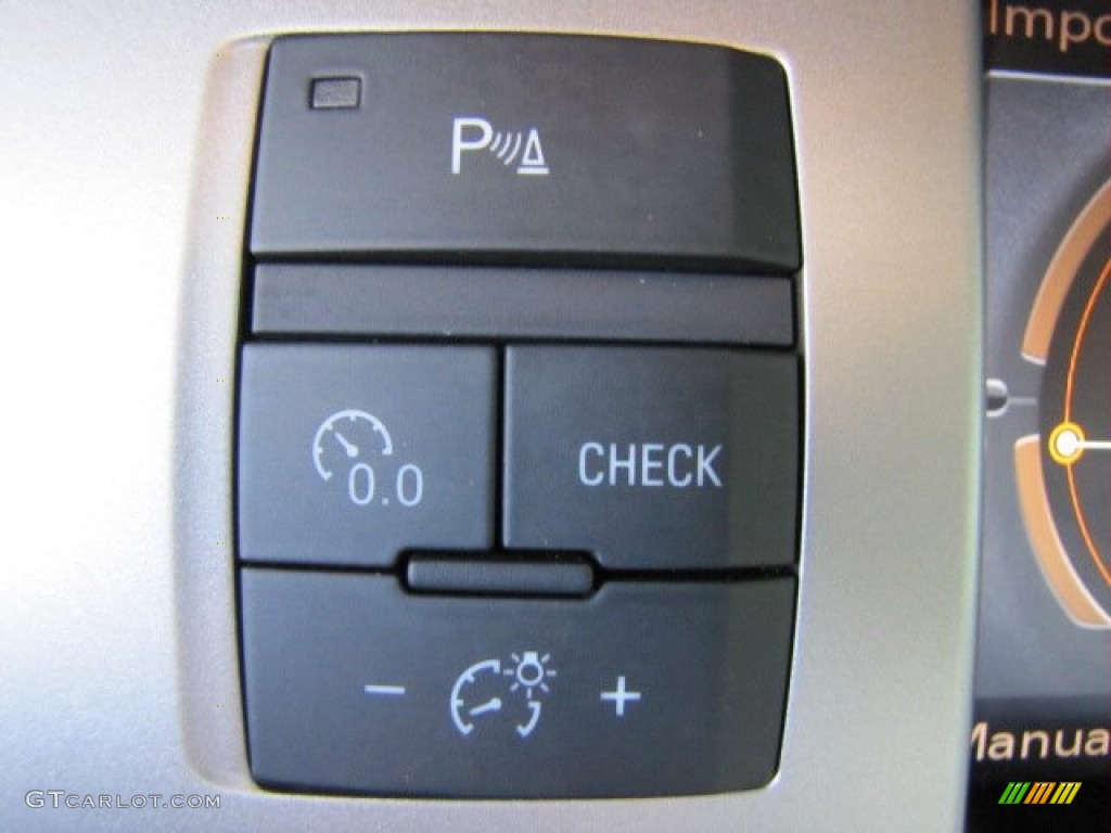 2010 Audi Q7 3.0 TDI quattro Controls Photo #74322331