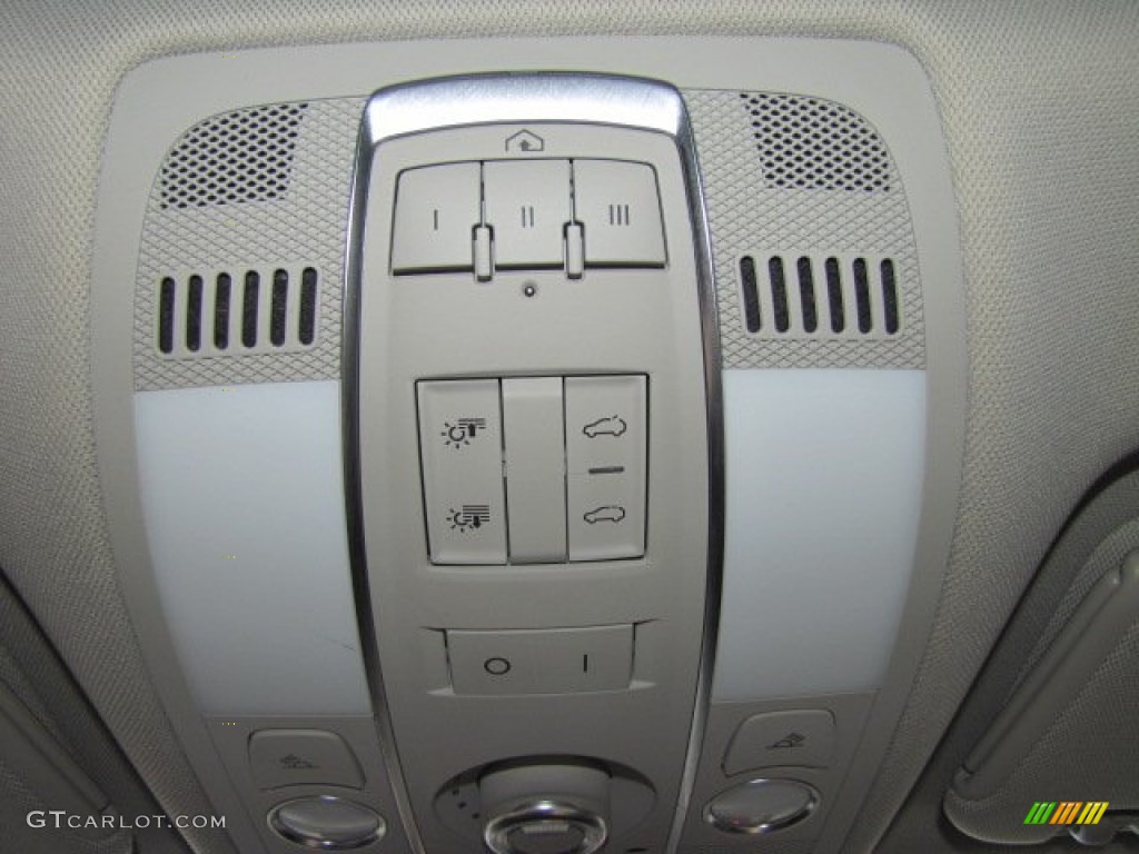 2010 Audi Q7 3.0 TDI quattro Controls Photo #74322424